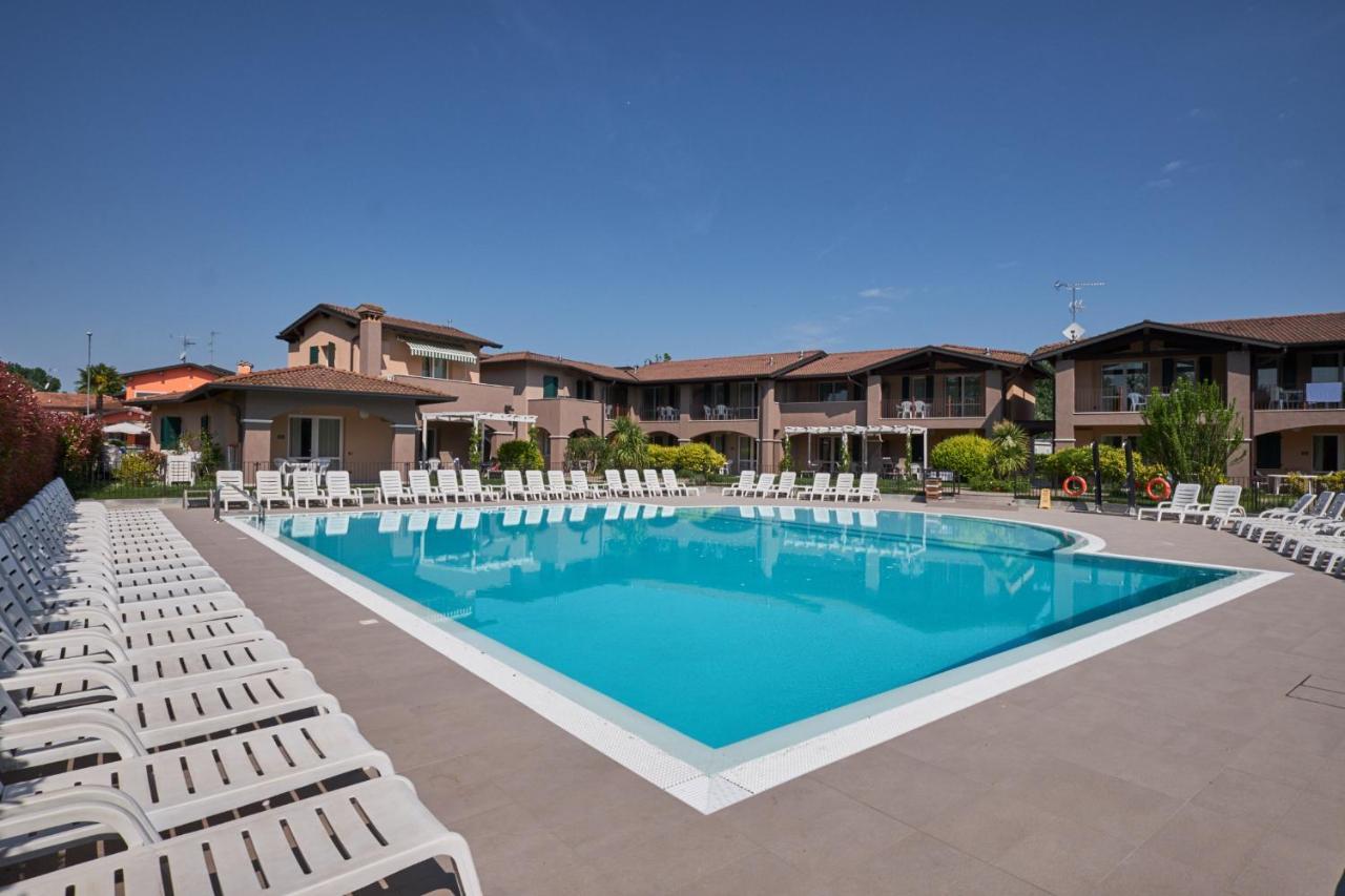 Villaggio Turistico Lugana Marina Сирмионе Экстерьер фото