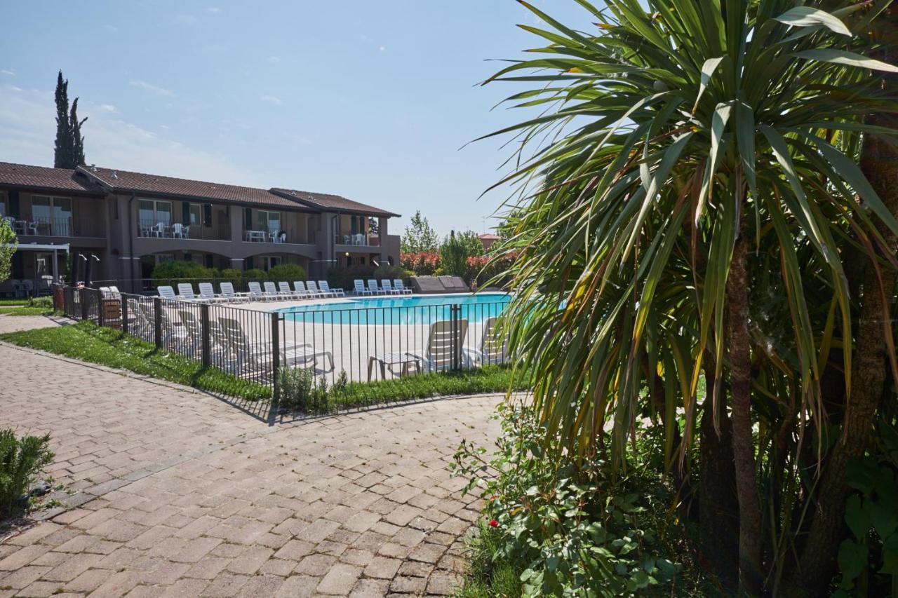 Villaggio Turistico Lugana Marina Сирмионе Экстерьер фото