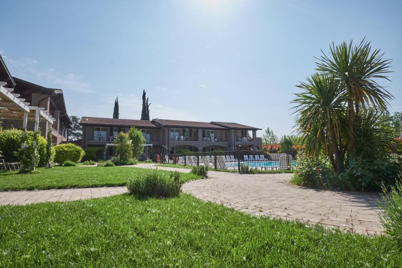 Villaggio Turistico Lugana Marina Сирмионе Экстерьер фото