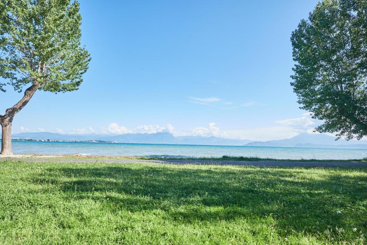 Villaggio Turistico Lugana Marina Сирмионе Экстерьер фото