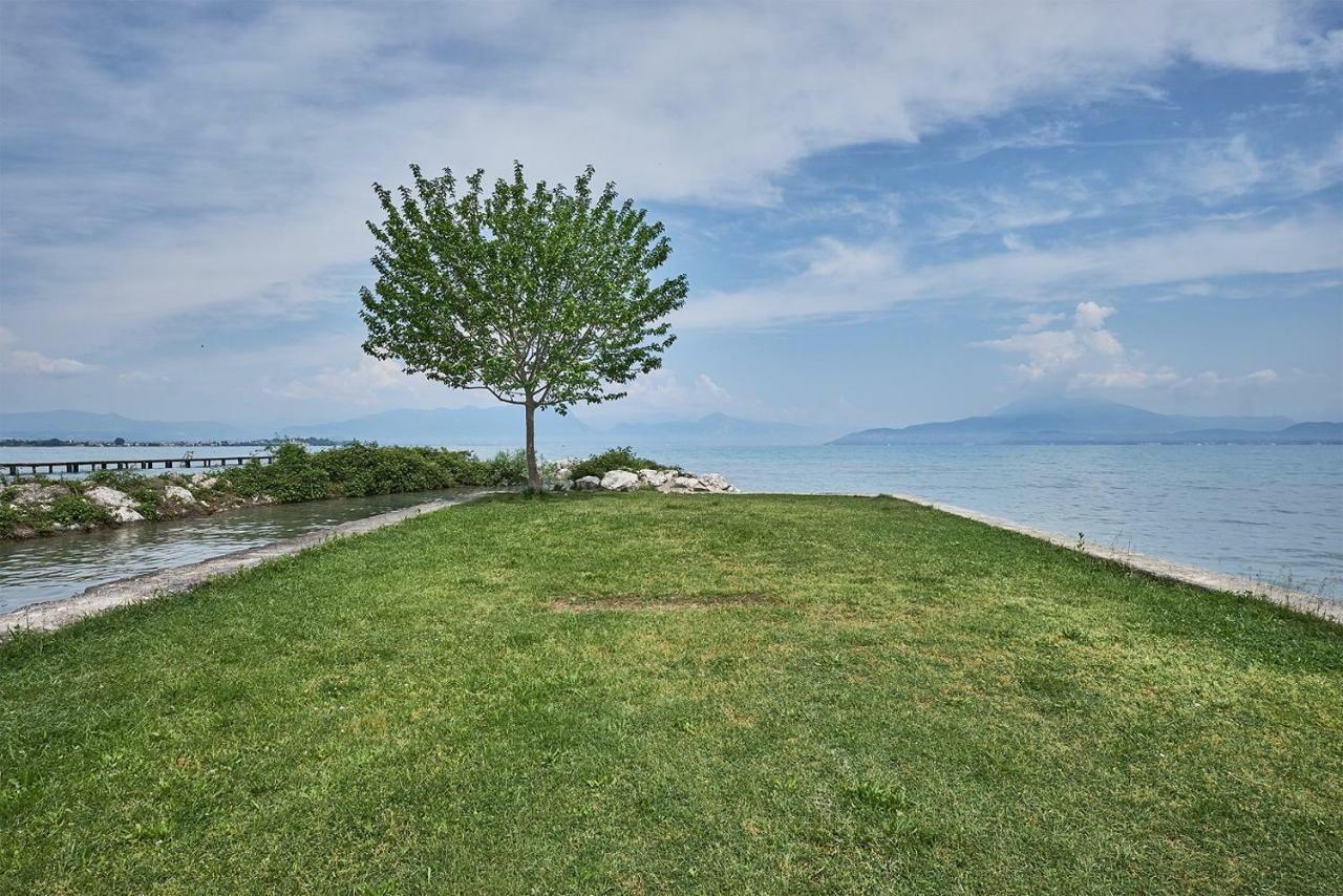Villaggio Turistico Lugana Marina Сирмионе Экстерьер фото